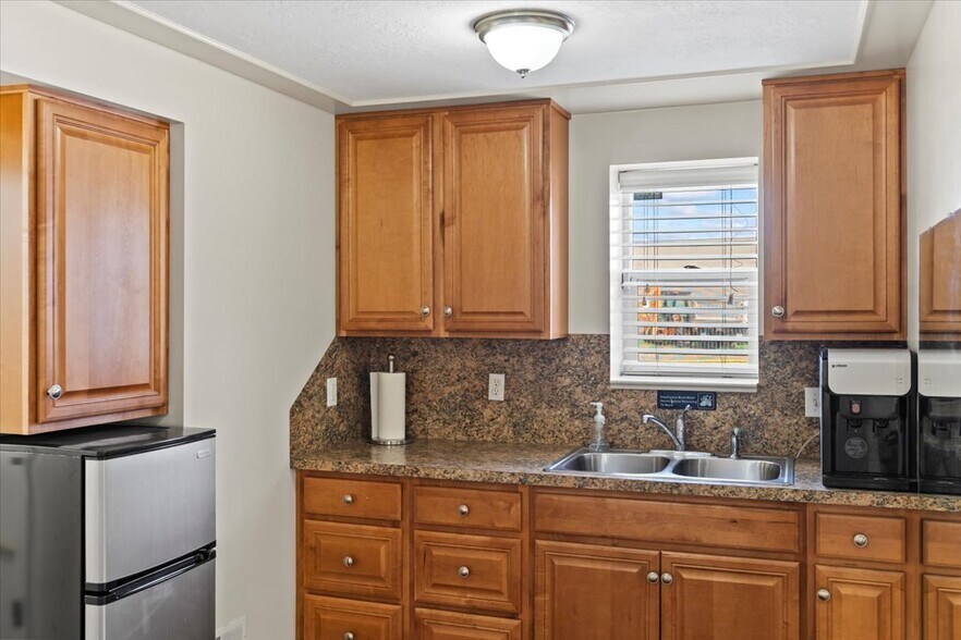 More Photos Of 2639 Lincoln Ave, Ogden Storefront Retail Office For Sale