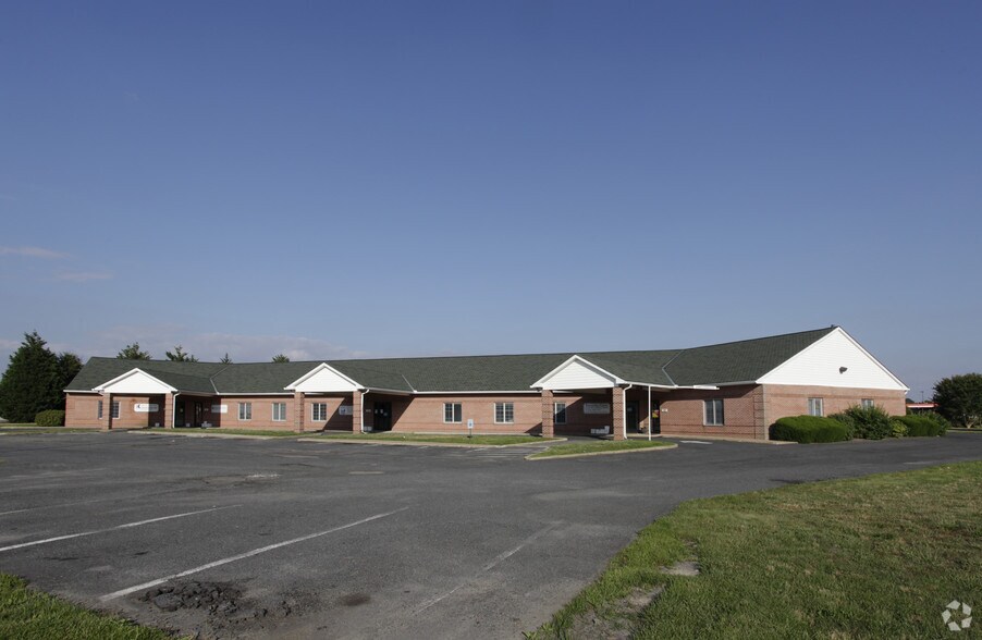 More Photos Of 8579 Commerce Dr, Easton Medical For Sale