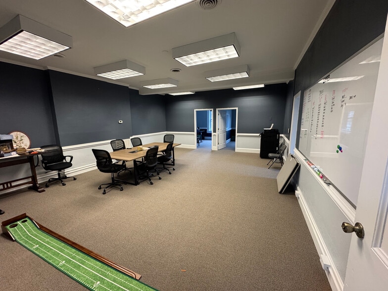 More Photos Of 51 E Lee St, Warrenton Storefront Retail Office For Sale