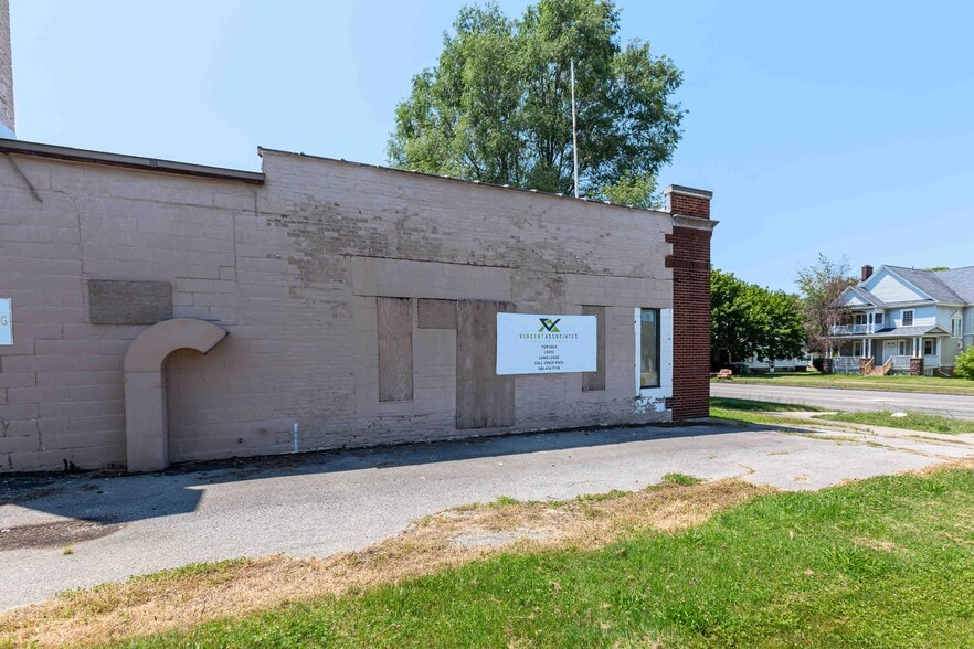 More Photos Of 4322 Lake Ave, Rochester Freestanding For Sale