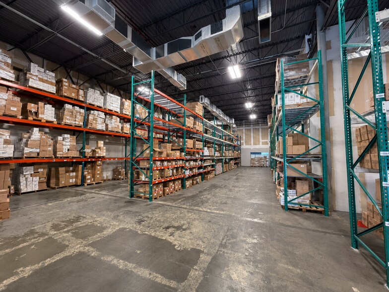 More Photos Of 12955 Starkey Rd, Largo Light Manufacturing For Lease