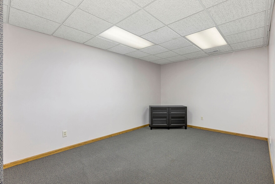 More Photos Of 5850 Boymel Dr, Fairfield Medical For Sale