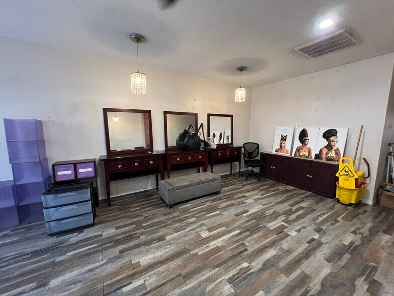 More Photos Of 1610 Central Ave, Saint Petersburg Storefront For Lease