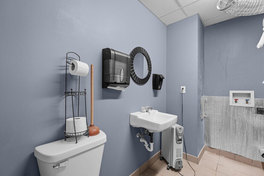 More Photos Of 105 McCreary St, Fort Branch Storefront Retail Office For Sale