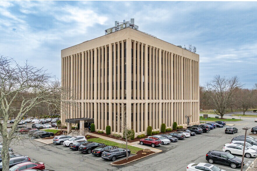 More Photos Of 20 Squadron Blvd, New City Office For Lease