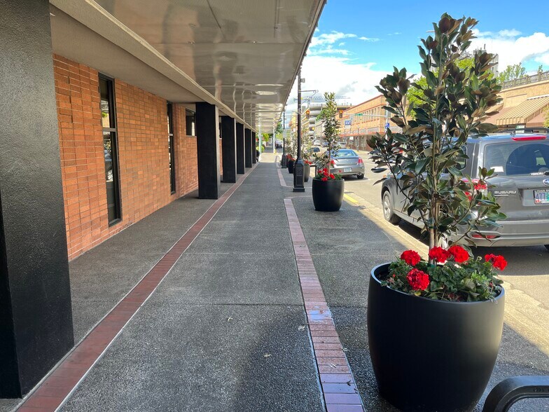 More Photos Of 544 Ferry St SE, Salem Office For Lease