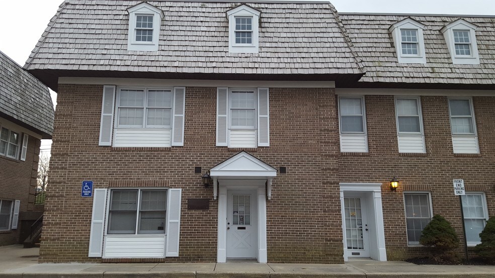 More Photos Of 9520 Marlboro Pike, Upper Marlboro Office For Sale