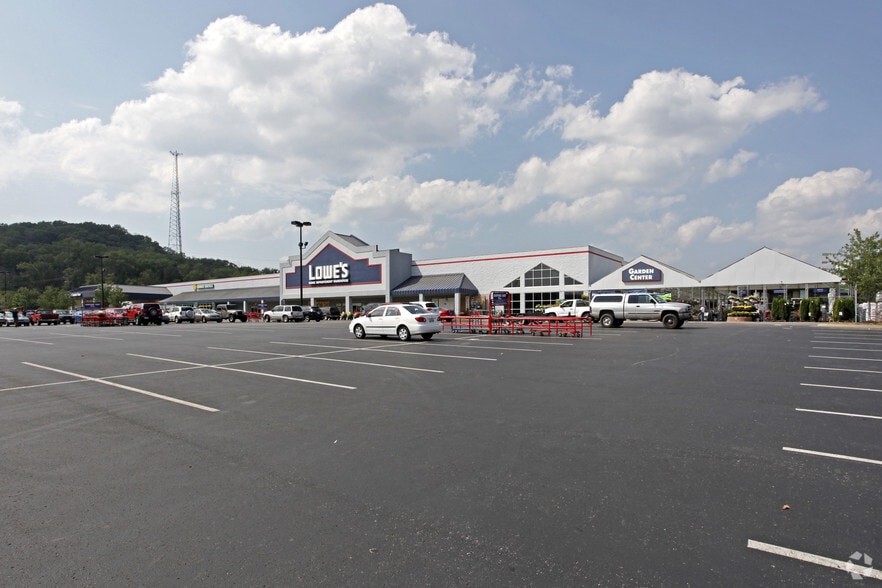 More Photos Of 7050-7088 Charlotte Pike, Nashville Storefront For Lease