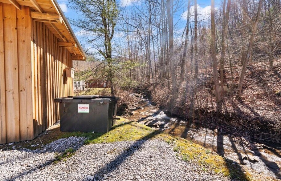 More Photos Of 332 Highway 3400 hwy, Jenkins Industrial For Sale