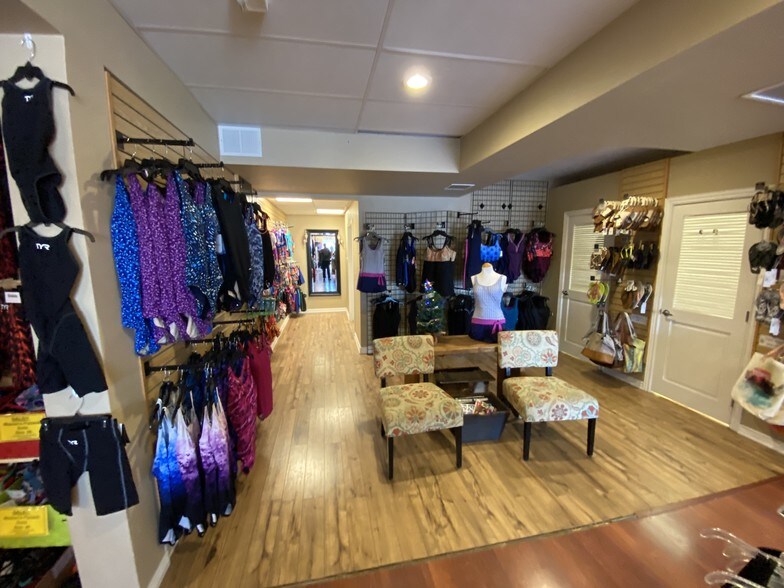 More Photos Of 4025-4045 E Iliff Ave, Denver Freestanding For Sale