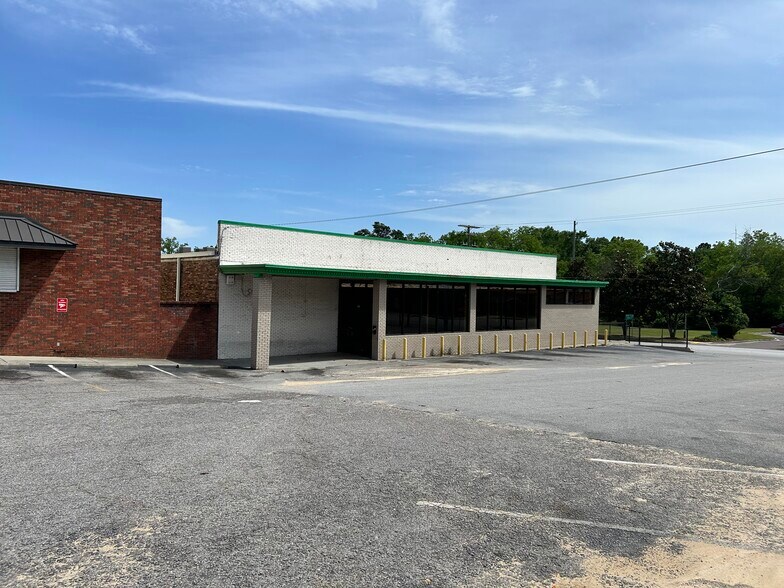 More Photos Of 165 S Main St, Allendale Freestanding For Lease