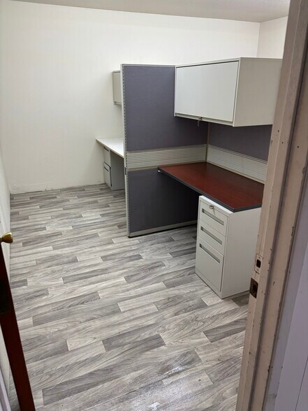 More Photos Of 163 SW Freeman Ave, Hillsboro Warehouse For Lease