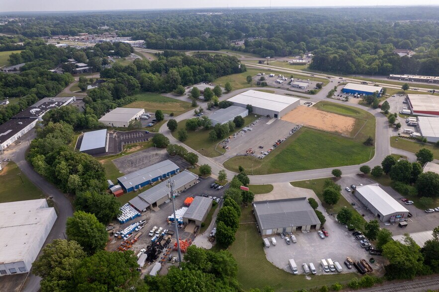 More Photos Of 176 Commerce Center Cir, Jackson Flex For Lease