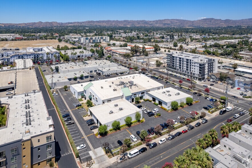 More Photos Of 6723-6743 Variel Ave, Canoga Park Light Manufacturing For Lease