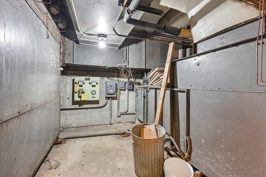 More Photos Of 7525 W Madison St, Forest Park Storefront Retail Office For Sale