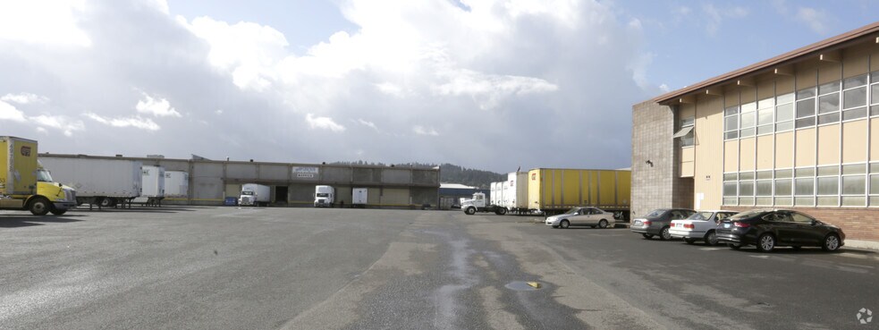 More Photos Of 2120 W 7th Pl, Eugene Warehouse For Lease