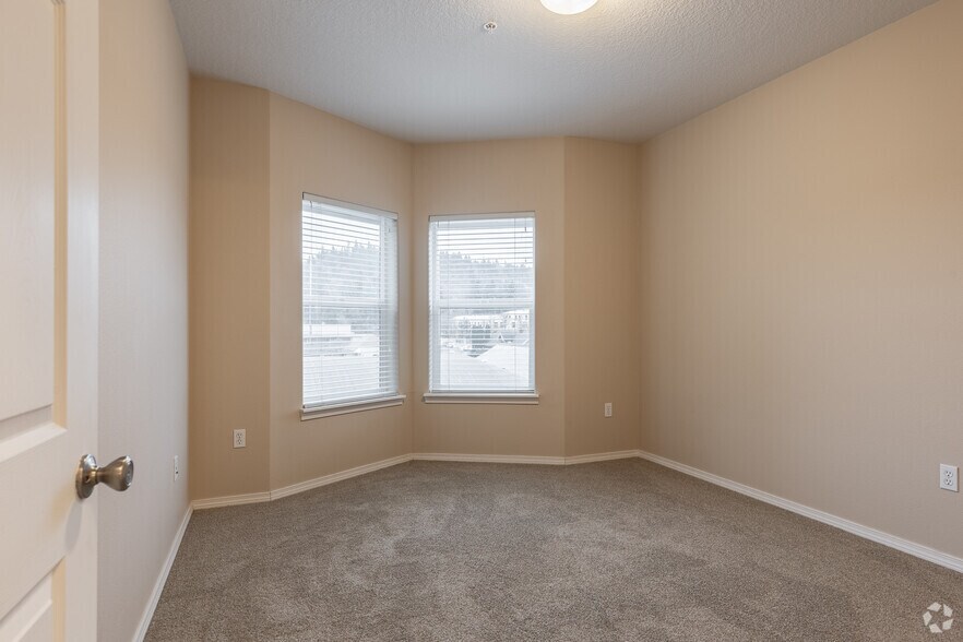 More Photos Of 188 NW 3rd St, Gresham Apartments For Lease