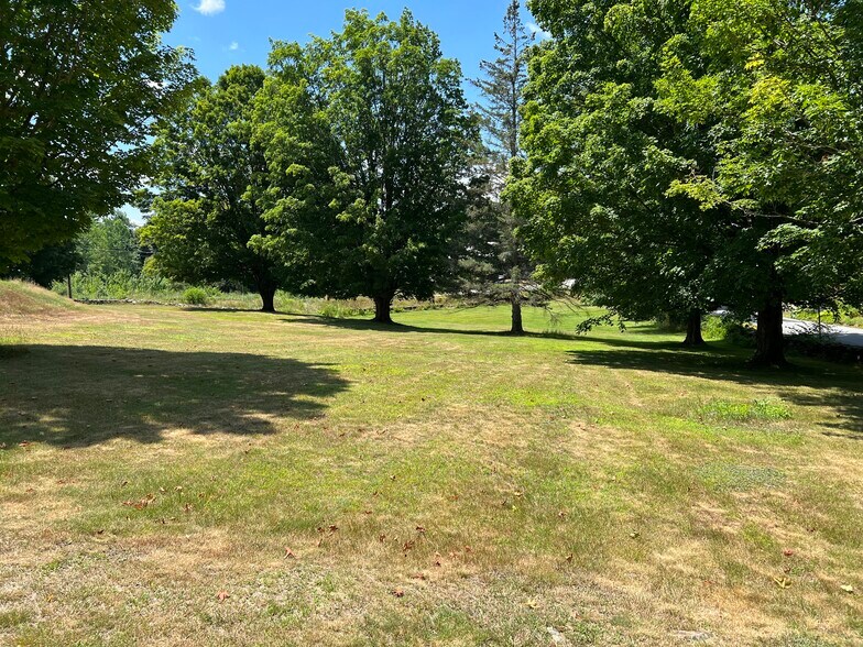 More Photos Of 763 Massachusetts Ave, Lunenburg General Retail For Sale