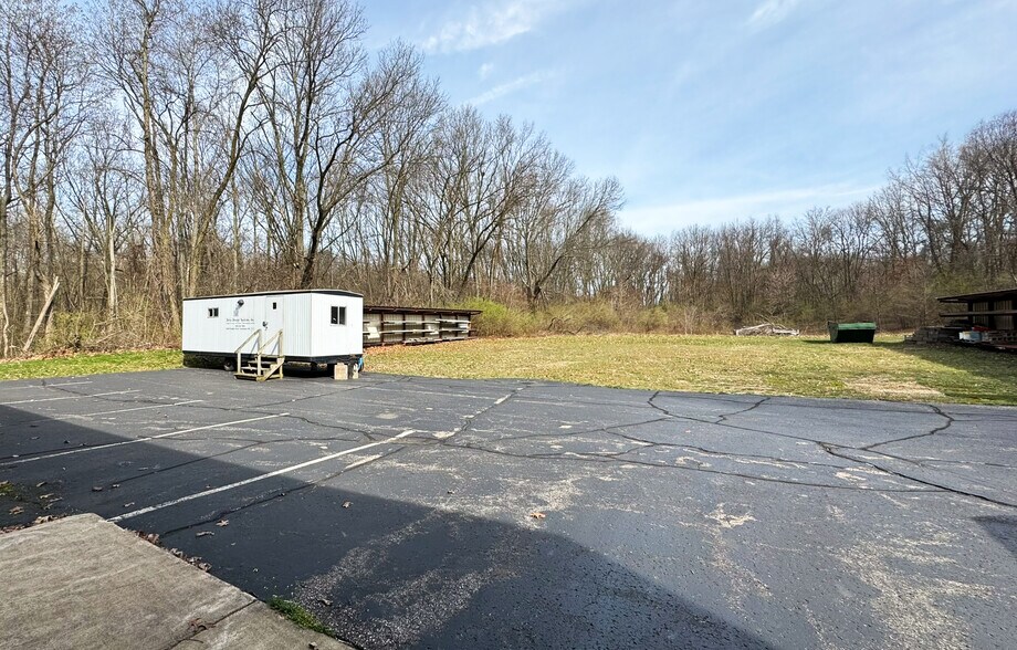 More Photos Of 8240 Stadium Dr, Kalamazoo Light Distribution For Sale