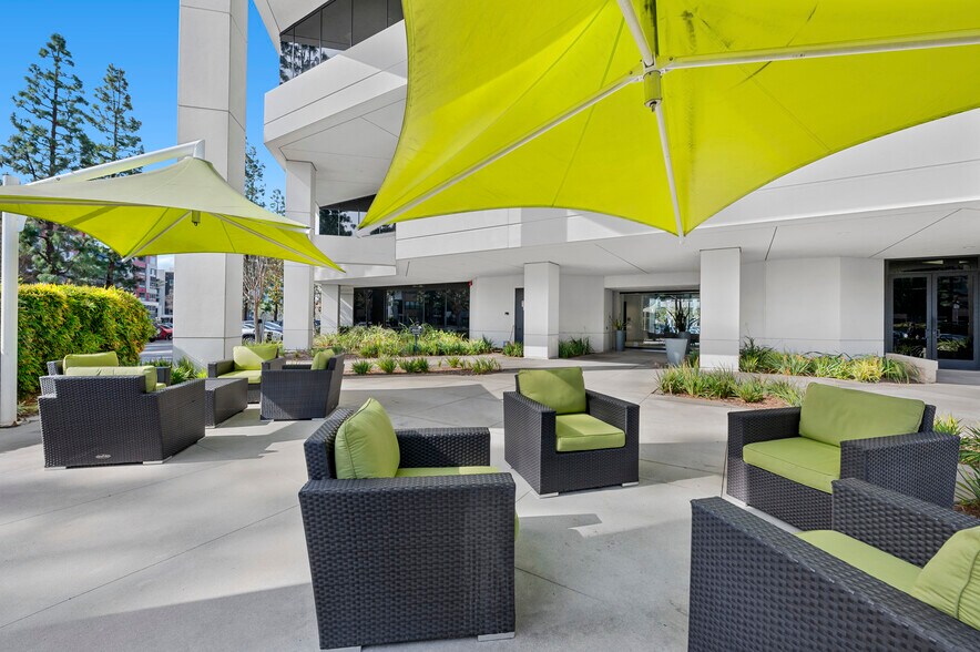 More Photos Of 725 W Town and Country Rd, Orange Medical For Lease