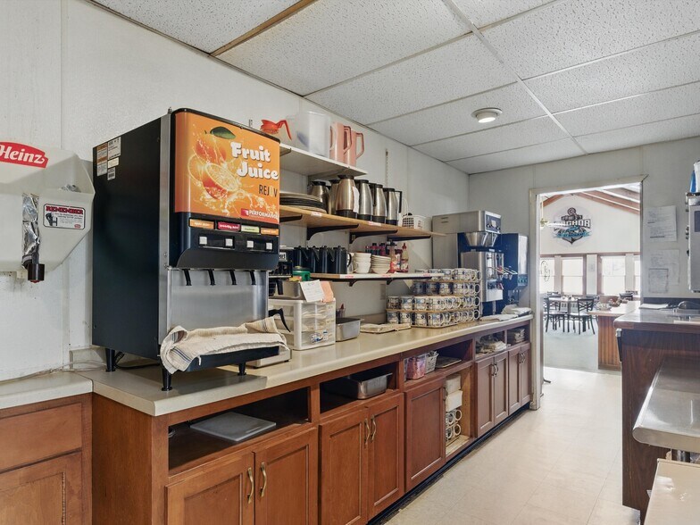 More Photos Of 301 Ellis St, Kewaunee Restaurant For Sale