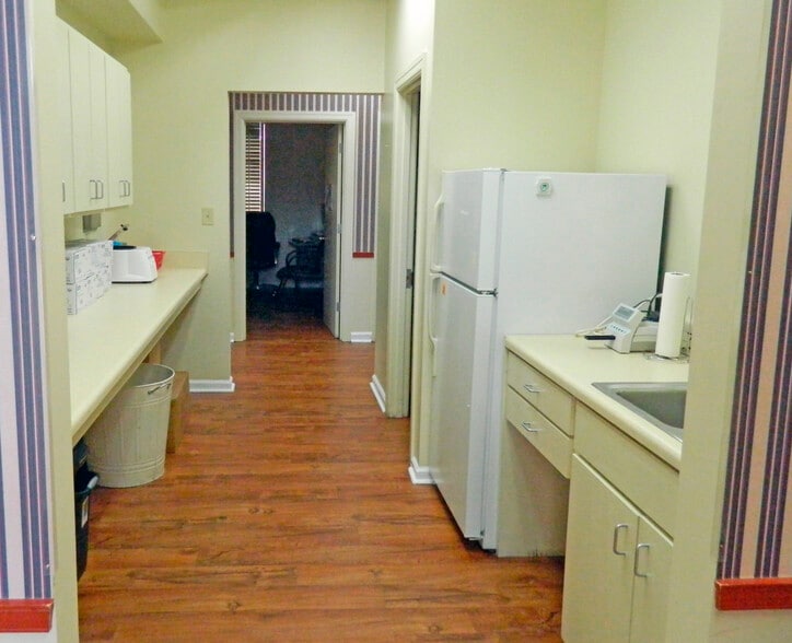 More Photos Of 316 St Lukes Dr, Montgomery Medical For Sale