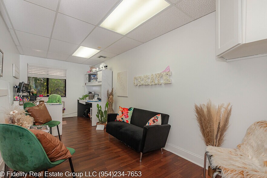 More Photos Of 3650 Coral Ridge Dr, Coral Springs Light Manufacturing For Sale