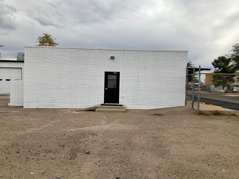 More Photos Of 2019 E 17th St, Tucson Warehouse For Lease
