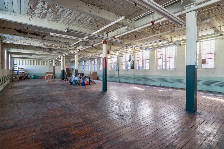 More Photos Of 125-135 Clay St, Central Falls Manufacturing For Sale