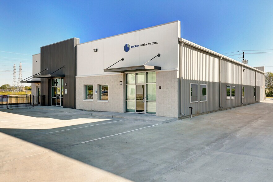 More Photos Of 105 Magellan Cir, Webster Light Manufacturing For Lease