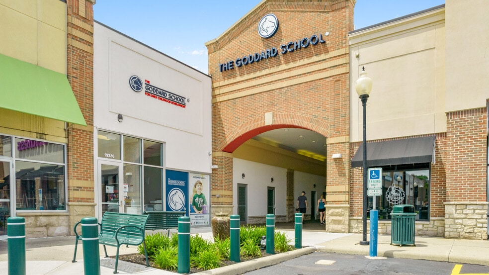 More Photos Of 19300 Detroit Rd, Rocky River Unknown For Lease