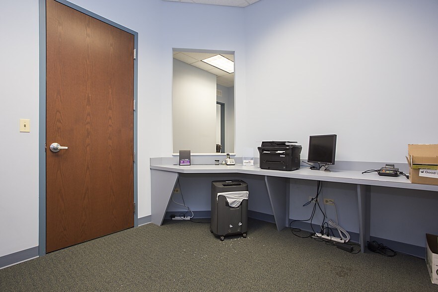 More Photos Of 28369 Davis Pky, Warrenville Office For Lease