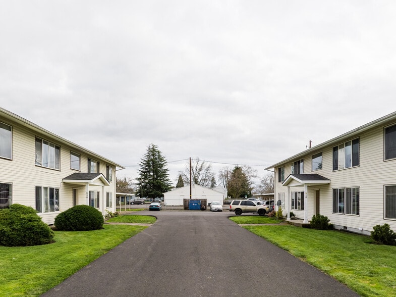 More Photos Of 920 18th Ave SW, Albany Apartments For Sale