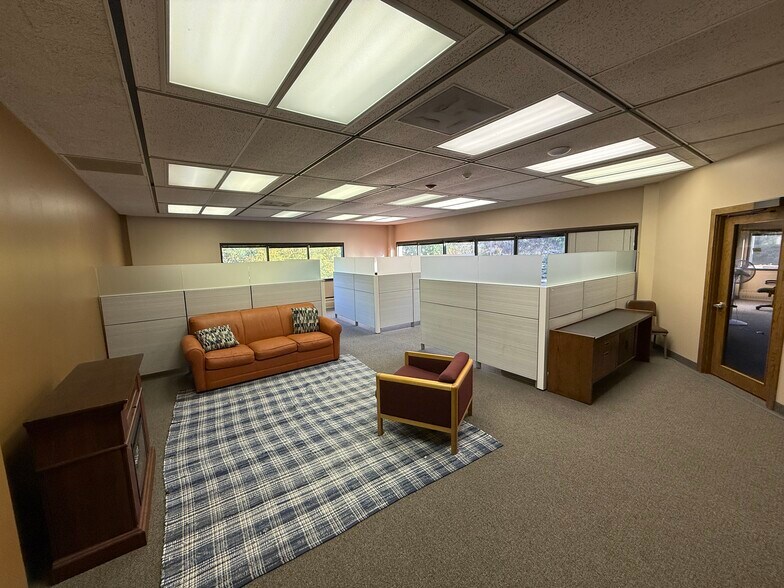 More Photos Of 186 County Road U, River Falls Office For Lease