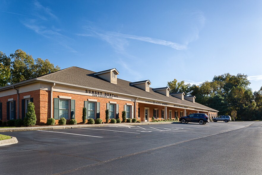 More Photos Of 1303 Sunset Dr, Johnson City Medical For Lease