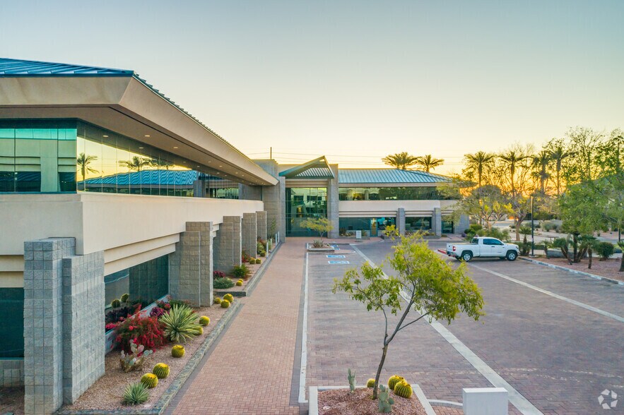 More Photos Of 6710 N Scottsdale Rd, Scottsdale Unknown For Lease