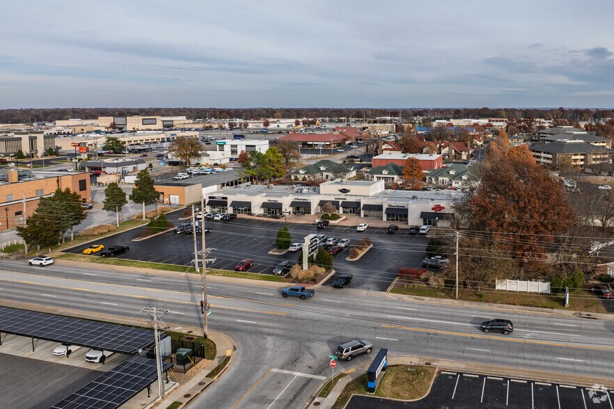 More Photos Of 3060 S Fremont Ave, Springfield General Retail For Sale
