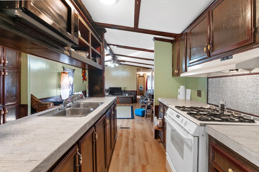 More Photos Of 7450 Highway 187, Eureka Springs Restaurant For Sale