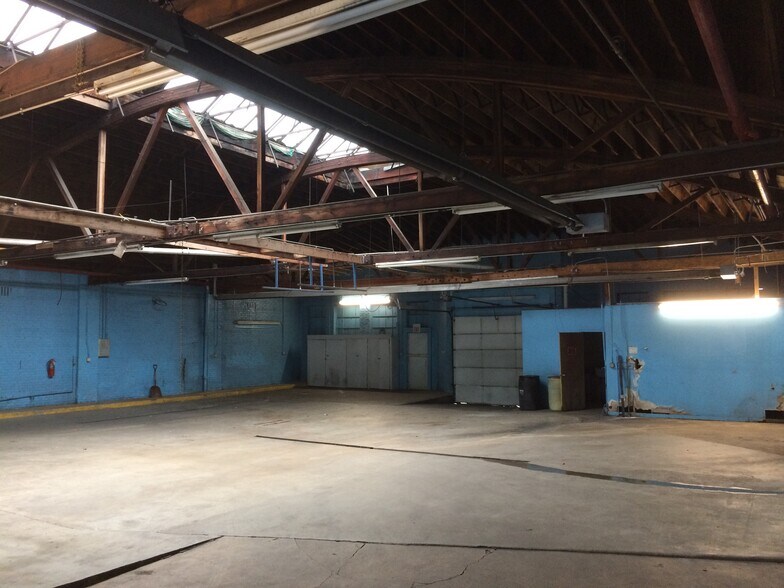 More Photos Of 2036 W Armitage Ave, Chicago Restaurant For Lease