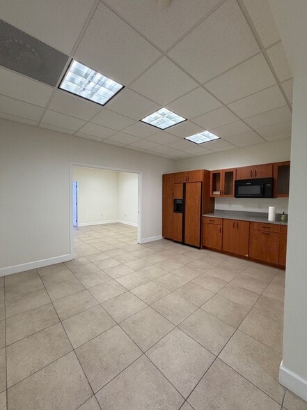 More Photos Of 16115-16155 SW 117th Ave, Miami Light Distribution For Sale