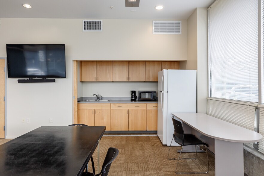 More Photos Of 375 NE Shaver St, Portland Apartments For Sale