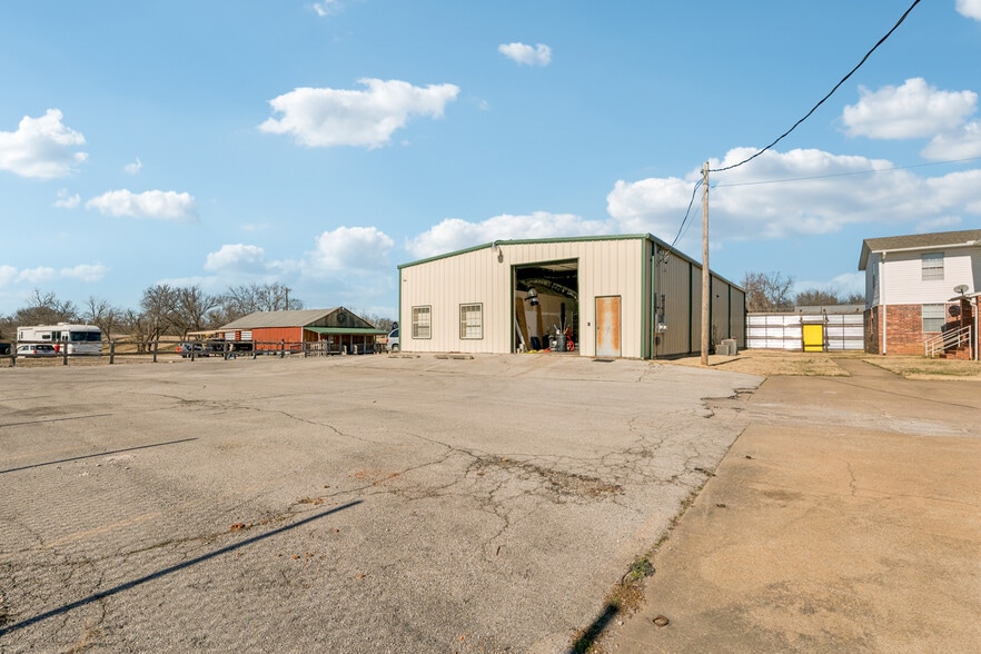 More Photos Of 862 W Taft Ave, Sapulpa Freestanding For Sale