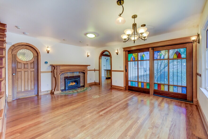 More Photos Of 1313 Washington St, Sumner Religious Facility For Sale