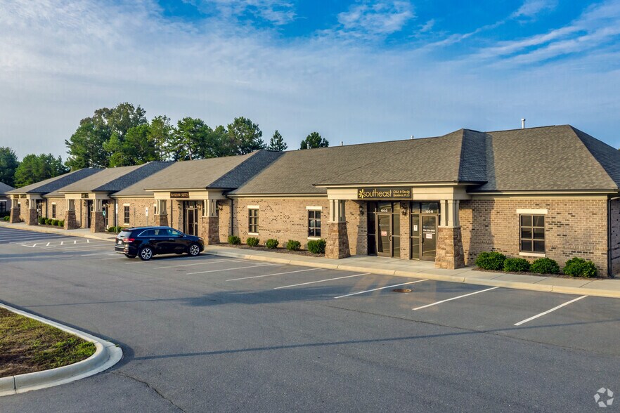 More Photos Of 105 Waxhaw Professional Park Dr, Waxhaw Medical For Lease