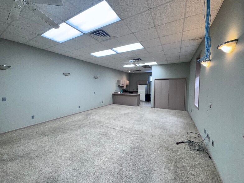 More Photos Of 217 N Randolph St, Macomb Office For Sale