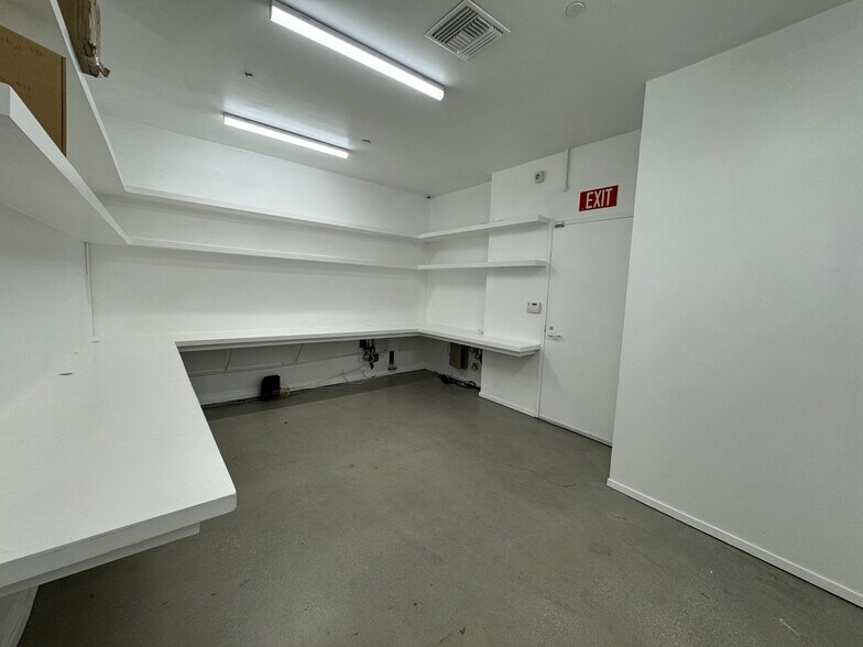 More Photos Of 8011-8013 Melrose Ave, Los Angeles Storefront For Lease