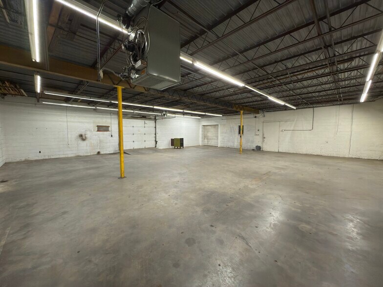 More Photos Of 2808 Virginia Ave, Collinsville Auto Repair For Sale