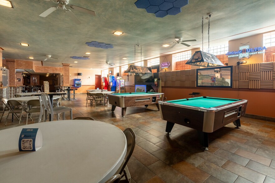 More Photos Of 1329 Walnut St, Murphysboro Office For Sale