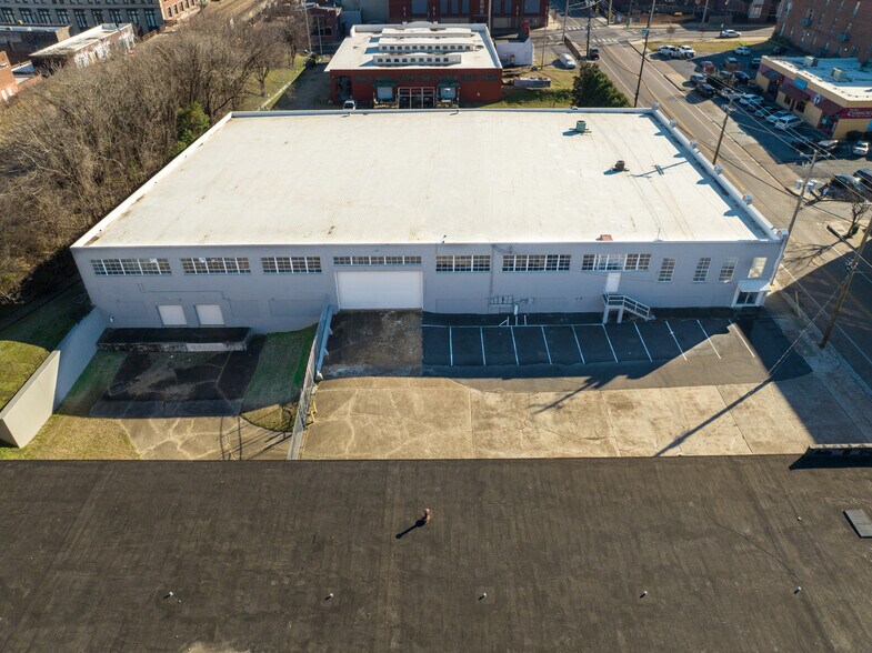 More Photos Of 500 S Front St, Memphis Warehouse For Lease