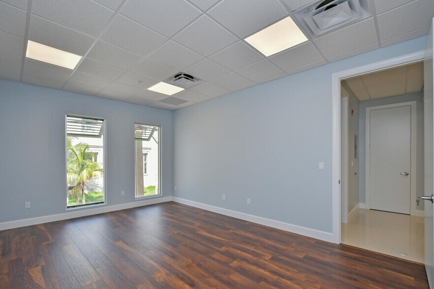 More Photos Of 2401 1st St, Fort Myers Office Residential For Lease
